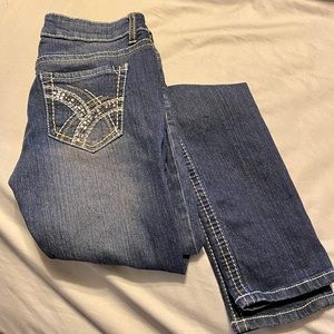 Lot of women’s jeans. Sizes all 2-3.